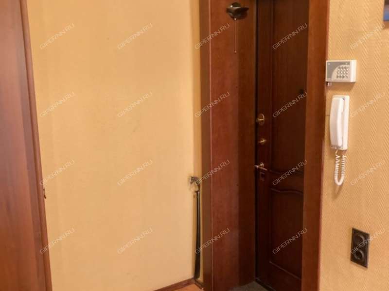 трёхкомнатная квартира на улице Ярошенко дом 1