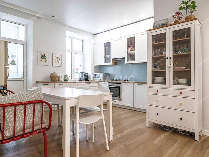 трёхкомнатная квартира на Ошарской улице дом 16