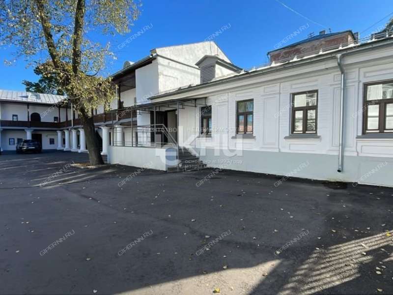 здание под торговую площадь на Ильинской улице